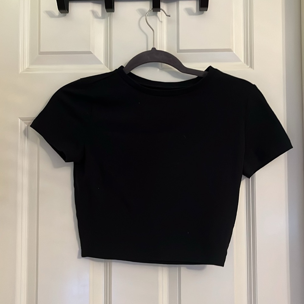 Cropped Black T Shirt